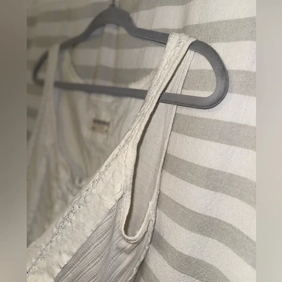 Euc We the Free white button down tank top sz medium - Picture 3 of 10